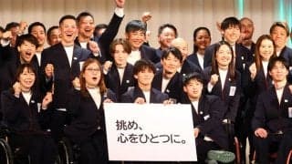 ミラノ・コルティナパラ日本代表選手団が結団式！旗手はスノーボードの元気印と笑顔の車いすカーラー