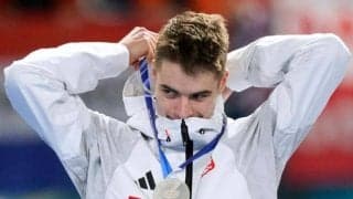 ロシアから国籍変更　ポーランドの銀メダリスト、家族との再会望む
