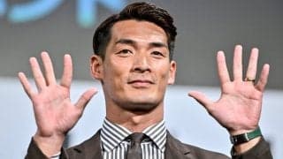 ｢熱いマテ茶こぼして悶絶ｗ｣藤枝MYFCの“熱血”槙野智章新監督が話題のマテ茶タイムで“熱すぎる事故”発生!?｢ガッツリかかってんじゃん｣｢これぞエンターテイナー｣