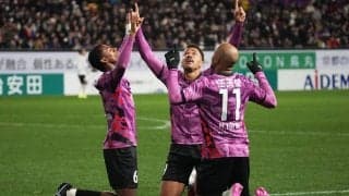 ｢教えてマルコ！結局どうなってんのこれ｣京都の“魔法使い”ブラジル人アタッカーの後ろ向きの超絶トラップが理解不能！｢マルコ半端ないって｣｢変態トラップや｣