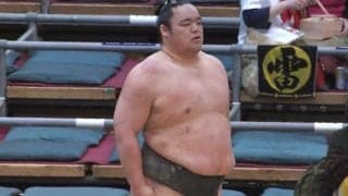 「初日から良い光景が見れた」ベテラン力士、ファンを魅了する“美しい所作“に反響相次ぐ 「見てるだけで気持ちいい」