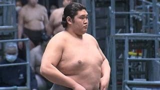 「まわしの位置が上すぎる」“超”長身力士、ただならぬ存在感に驚き「足も手もながい」「これは規格外」
