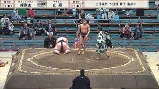 「普通のお兄さんやん」「こんな細い体で」体重“2倍以上”の巨漢を撃破 “94キロ差”を制した闘牛士のような身のこなし