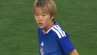 「めちゃくちゃ上手い！」なでしこ浜野まいか、“神トラップ”にファン驚愕「走りながらで凄い」ロングボールをビタ止め
