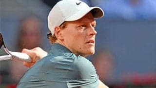  シナー 逆転勝ちで初戦突破 