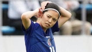 ｢受付も華麗にこなせます｣なでしこ長谷川唯、デスクワーク姿が可愛すぎる！｢楽しそう｣｢忙しそう｣ マンC新ウェアのモデルで電話対応⁉