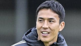 ｢トム・クルーズみたい｣長谷部誠、サングラス姿でフランクフルト練習場に降臨！ 恩師や戦友との再会ショットに反響｢カッコええな～｣｢ゲッツェも！懐かしい｣