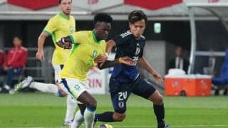｢久保シウスはまじで仲良いんだな｣久保建英×ヴィニシウスの試合中の抱擁シーンに反響！ ソシエダは1-4で新生レアルに完敗も｢今日も仲良しな2人｣｢なんか和んだ｣