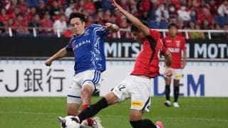 浦和が3-2と逆転で初勝利！根本健太の同点ゴールを仲間が祝福＆南野遥海の逆転弾にマテウス・サヴィオも歓喜！新加入の面々もガッツポーズ！