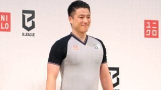 驚異の肉体美に感嘆…ユニクロ製ウェアが審判員にシンデレラフィット「ちなみにサイズは…」