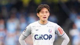 【岡山】MF宮本英治の側頭部にシュート直撃　担架で退場　浦和ベンチも心配な様子