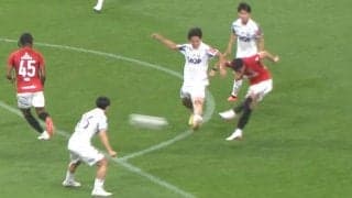 「別格だな」浦和FW南野、死角から叩き込む超高速ミドル弾にGKもお手上げ「パンチ力あるシュート」「ゴラッソすぎるだろ！」
