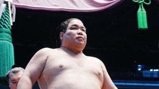 36歳の錦木が玉正鳳を寄り切り今場所初白星「１の２ですから」