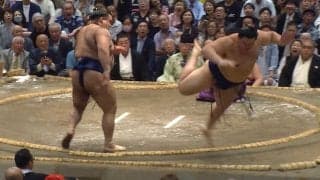 高安「のこった」 驚異の瞬間に「あの足」「見事」「ダンサブル」横綱撃破でSNS反響続々