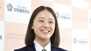 【フィギュア】上薗恋奈が高校の制服姿でスポンサーにあいさつ　「中京の制服お似合いです」の声