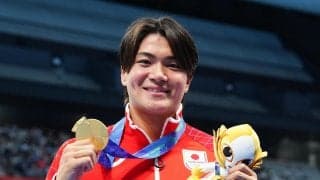 【競泳】松下知之が金メダル「強い気持ちが最後タッチにつながった」17歳小島夢貴との激戦制す