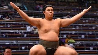 土俵から落ちて負傷した可貴について北陣親方「本人は大丈夫と言っていますが、検査結果次第」