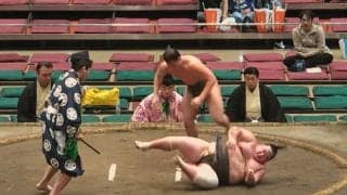 19歳“細マッチョ”力士、164キロ巨漢を“腕一本”でぶん投げる 豪快すぎる結末に館内騒然