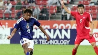 男子サッカー　北朝鮮がまた猛抗議　前半３９分、日本・ンワディケのロングボール競り合い→先制弾にファウル主張し主審に詰め寄る　試合一時中断も判定覆らず　前回大会は大荒れの因縁の一戦【アジア大会】