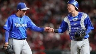 「東さんってあんまり首を振らないんです」エースから突き付けられる“ド直球”の言葉　24歳捕手が語る工藤-城島を彷彿とさせる“バッテリーの真髄”【DeNA】