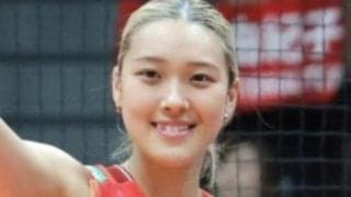 バレー女子　佐藤淑乃が「衣装・ヘアメイクともにガラッとチェンジ」雰囲気一変の姿に反響「似合ってる」「笑顔でホッとしました」