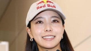 「キラキラ感がすごい」高梨沙羅がフィットネスウェアのモデル役　サーフィン女子選手と２ショ「かっこいいー！！！」