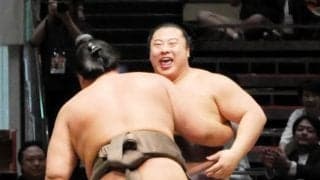 大相撲の元幕内・英乃海が断髪式で弟の翔猿と最後の一番「手を抜いてくれた。現役バリバリは強い」白星で飾る