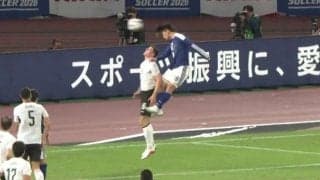 「ポストより跳んでる」上田綺世の超人的ジャンピングヘッドにネット騒然「滞空時間バグってるよな」頭ひとつ抜ける圧倒的跳躍力に「レベル違いすぎる」