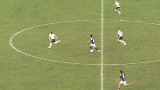 「一人ブルーロック」日本代表・塩貝健人、超絶ダブルタッチ→3人に囲まれつつの強行突破に「ナイスファイト！」「連携面の改善に期待」ファンは賛否両論
