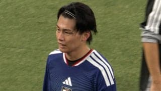 「まるでクリロナだ」上田綺世の“超人ジャンプ”に海外ファンも騒然！規格外の身体能力に「とんでもない跳躍」「信じられない」【日本代表】
