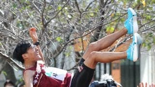 【出雲駅伝】早大アンカー工藤慎作、１６年ぶり優勝に導く「頼もしい後輩たちのおかげで楽しいレースができた」探偵ポーズでゴールテープ切る