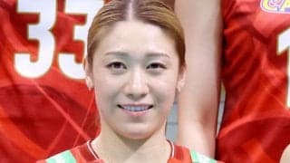 バレー女子　石川真佑「相棒」とのオフショット反響　お揃いキャップで江ノ島へ　「また遠出しよー」