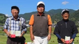 大口河川敷パークゴルフ場で富士山を見ながら６４人が熱戦を繰り広げる
