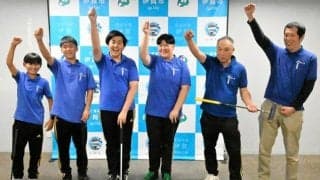 全国大会へ意気込み　三重・伊賀市のゲートボールチームが市長を訪問