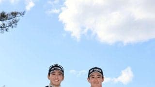岩井姉妹がゴルフ場でランウェイ！？「最高～！」「何してもかわいいー」「仲良しツインズ」