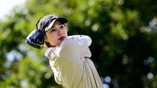 苦手スライスは決まるけど… 首位の蛭田みな美はフックが入らない