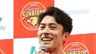 【バレー】サントリー出陣式に高橋塁ら１８名の選手が登壇　新ユニホームもお披露目「背負っているものは重いがユニホームは軽い」