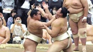右膝手術で秋場所休場の横綱・豊昇龍が１９番　巡業合流後２度目の相撲を取る稽古に「予想以上」
