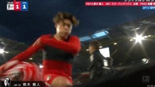 「めっちゃキレてる」鈴木唯人、激怒→退場直後に“まさかの行動”「怖っ！」「荒れてるな」ベンチ前でボードを蹴りあげる【日本人選手ハイライト】