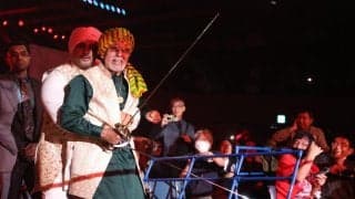 ８２歳のタイガー・ジェット・シンが大暴れ、サーベルで客席を攻撃！襲われた客が流血し救急搬送のアクシデント