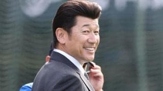 番長降臨「居ても立ってもいられずハマスタへ！ヨ・ロ・シ・ク！」　パブリックビューイングでファンと歓喜の瞬間　ＤｅＮＡが４連勝で２年ぶり日本Ｓ進出