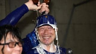 【DeNA】相川監督「きょうの振り返りで…」祝勝会で井上朋也にバントさせなかった理由を告白
