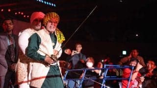 ８２歳タイガー・ジェット・シン大暴れ　観客襲撃！サーベルの柄直撃で頭部流血、男性が救急搬送　藤波と抱擁もイス投げつけ