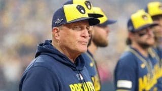 ドジャースを圧倒した「頭を使う野球」の真髄　ブルワーズ監督が証言した無意味に見えた“2死無塁でのバント策”の意味「残りの打席で必ず打てる球が来る」
