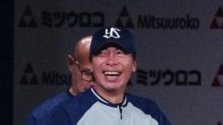 高津臣吾氏のギャルピース、高橋奎二がホワイトソックス、ツッコミどころ満載のゴルフショット