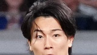 中村敬斗の退場がリヨンの一体感を高めた!?　DFニアカテ「敬斗のために勝利をつかみ取った」