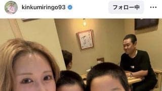 「親子みたいやん」３７歳美女ゴルファー、微笑ましい３ショット「可愛い子達」「顔ツルツル」「双子ちゃんのお姉さん」…金田久美子